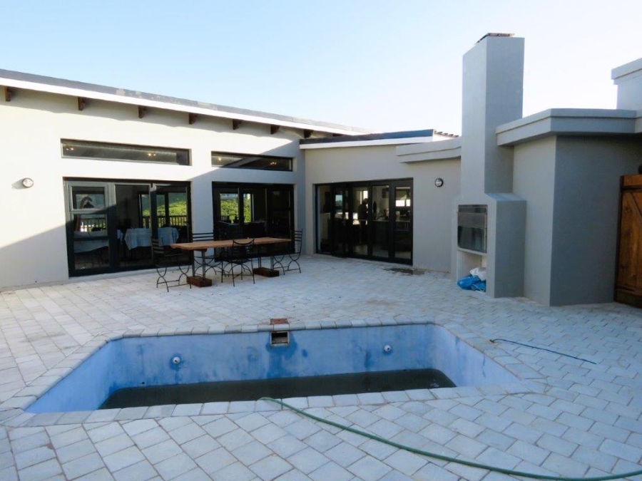 4 Bedroom Property for Sale in Whale Rock Western Cape